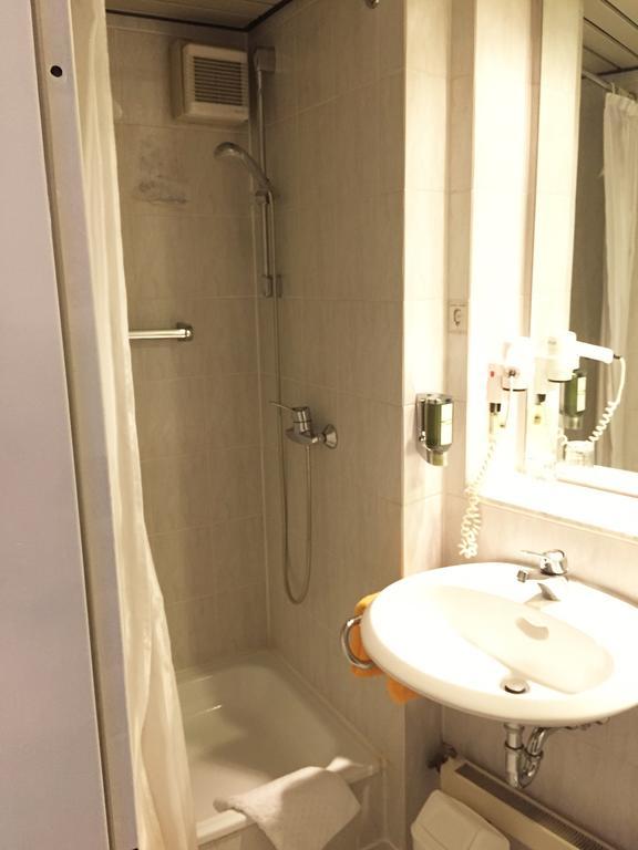 Hotel Ambassador Bonn Bilik gambar